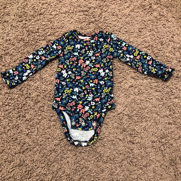 Gently used Carter’s Infant onesie - Picture 5 of 8